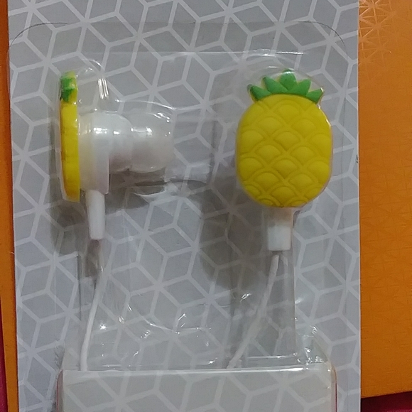 Ear buds - Picture 3 of 3